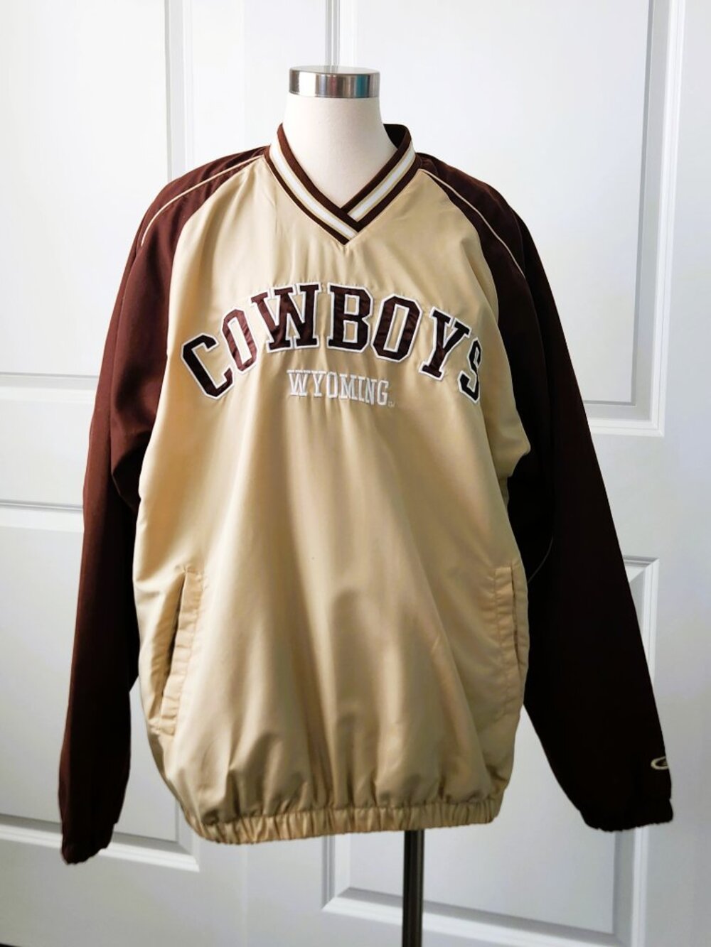 Wyoming Cowboys Pullover Jacket Size Large